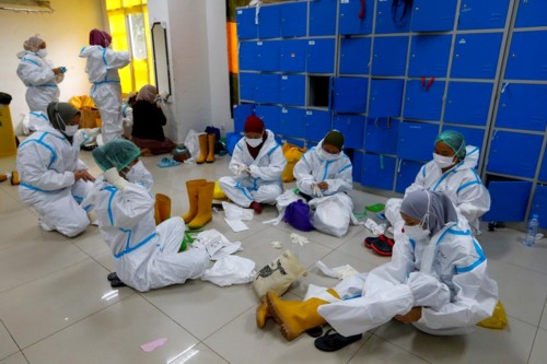 Healthworkers indonesia with PPE