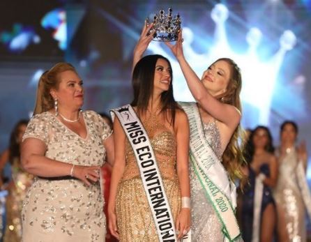 Crowning Miss Eco internatonal 2022