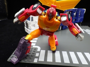 Transformers Studio Series 86-04 Voyager Autobot Hot Rod (23)
