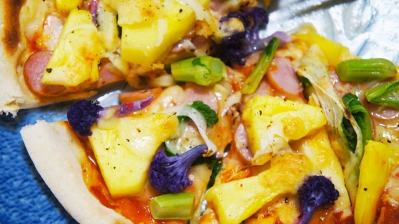 パイナップルと紫カリフラワーピザ10