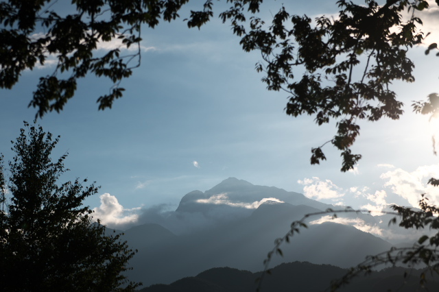 夕暮れ時の南アルプス・・・鳳凰三山と甲斐駒ヶ岳。