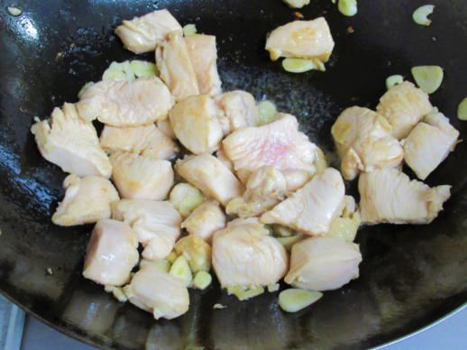 213　　鶏肉炒め(1)