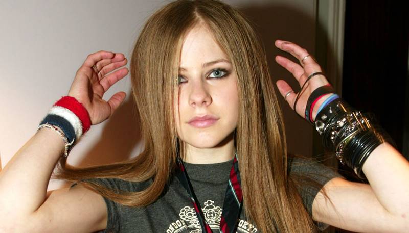 Avril Lavigne cantora famosa de punk rock