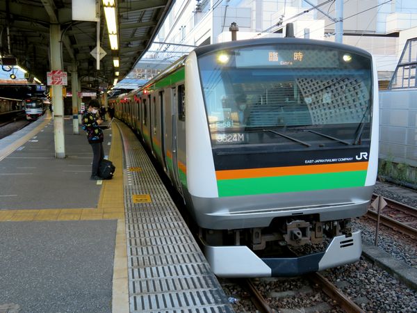 品川～新宿間で運転された臨時シャトル列車。品川駅は横須賀線14番線で折り返した。